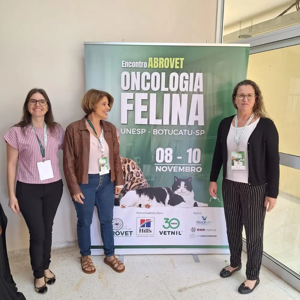 Dra. Silvana, da Clínica Veterinária Quatro Patas de São Carlos, no encontro ABROVET de Oncologia Felina na UNESP